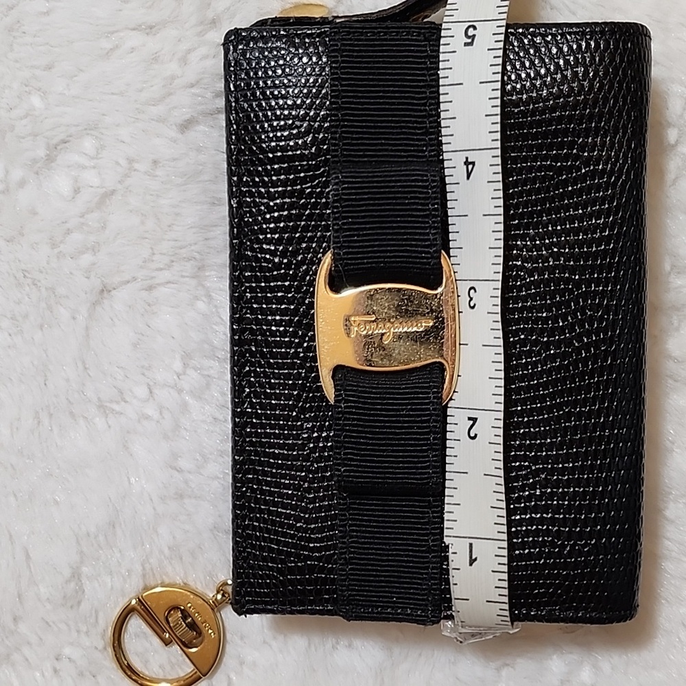 Salvatore Ferragamo Vara bow compact wallet pouch textured lizarard Imbossed - Picture 5 of 16
